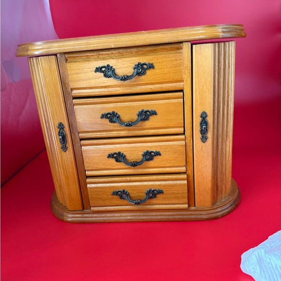 Brown Jewelry Organizer for Elegant Storage - Picture 3 of 8